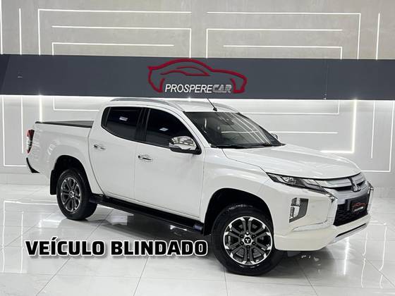 MITSUBISHI L200 TRITON 2.4 16V TURBO DIESEL SPORT HPE-S CD 4P 4X4 AUTOMÁTICO MITSUBISHI L200 TRITON 2.4 16V TURBO DIESEL SPORT HPE-S CD 4P 4X4 AUTOMÁTICO